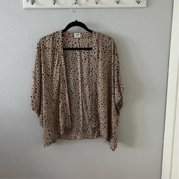 Aritzia Sunday Best Cosima Leopard Print Kimono - Picture 2 of 7